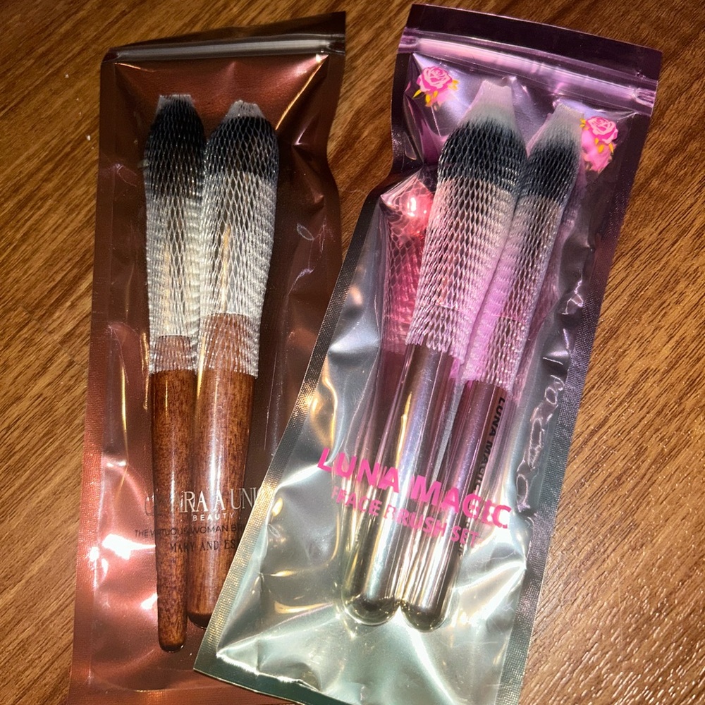 Luna Magic and Unbranded Makeup Brush Set
